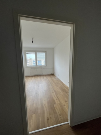 2- Raumwohnung mit Balkon und Einbauküche - Foto 1