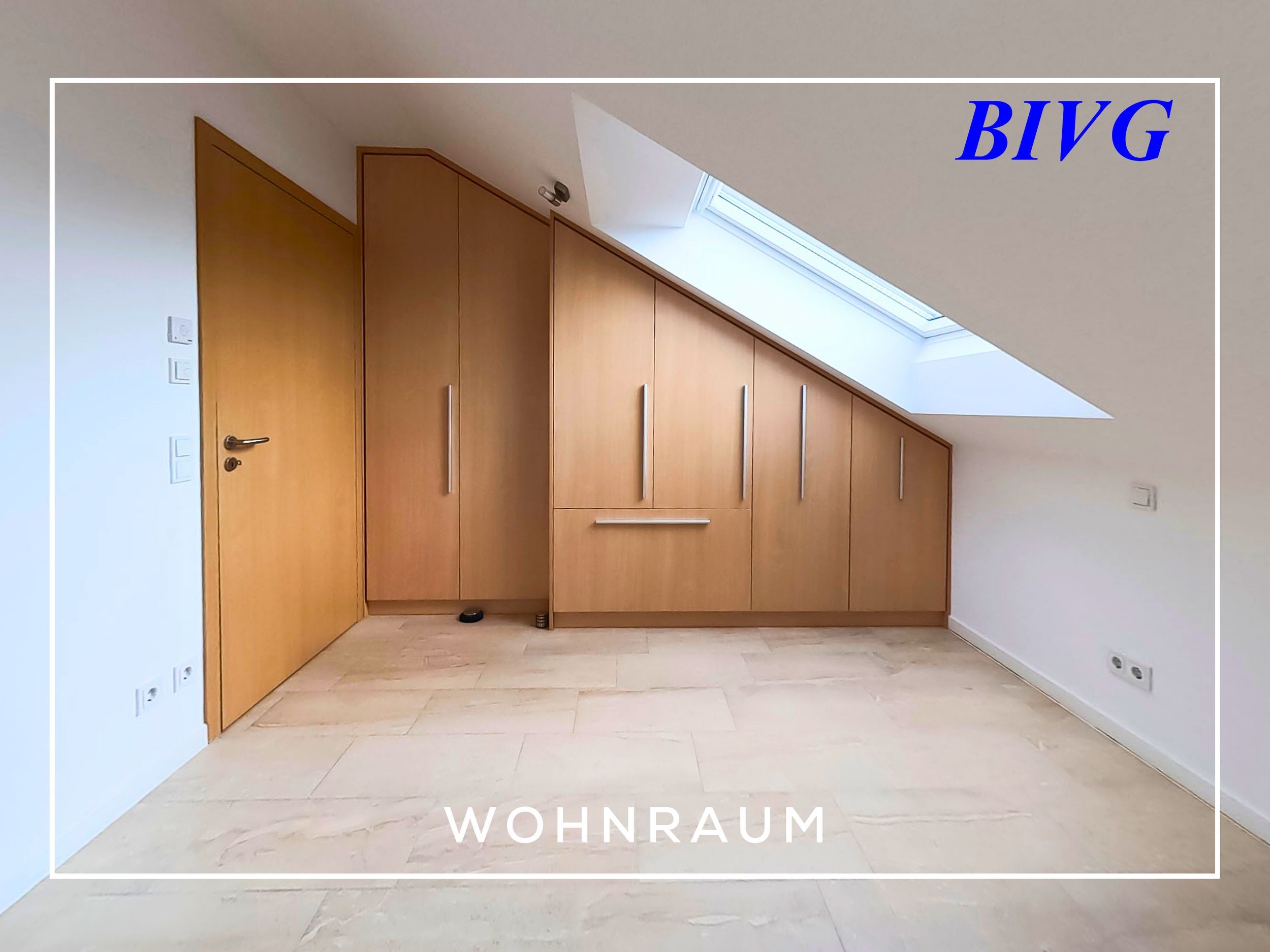Dachzimmer mit Einbauschrank