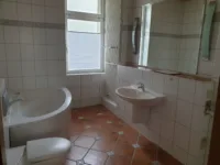 Badezimmer 2